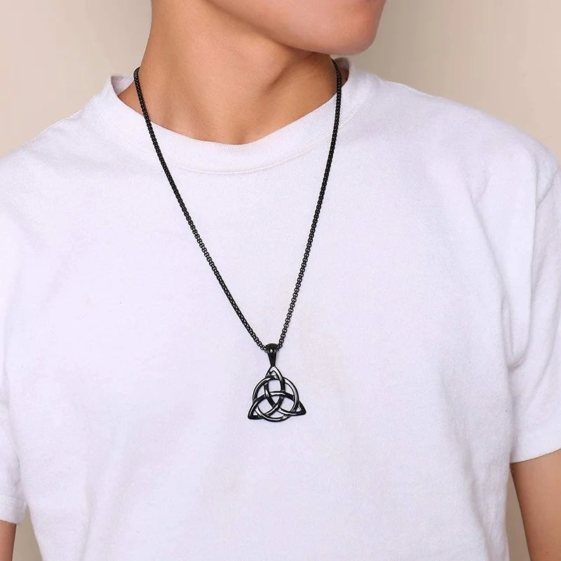 Mens Jewellery Lucky Triquetra Trinity Knot Charm Pendant Necklace for Men Stainless Steel Irish Chain Necklace Vintage Jewelry